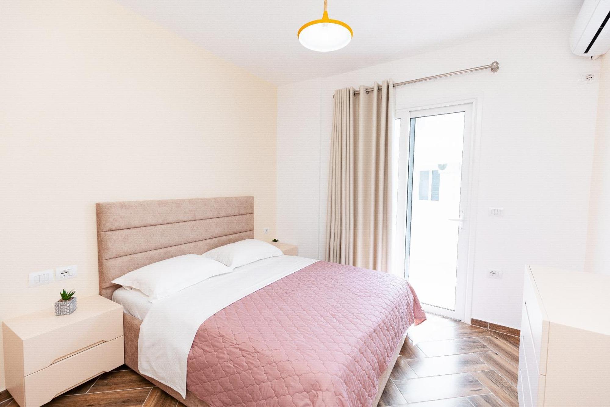 Apartment Captain's
