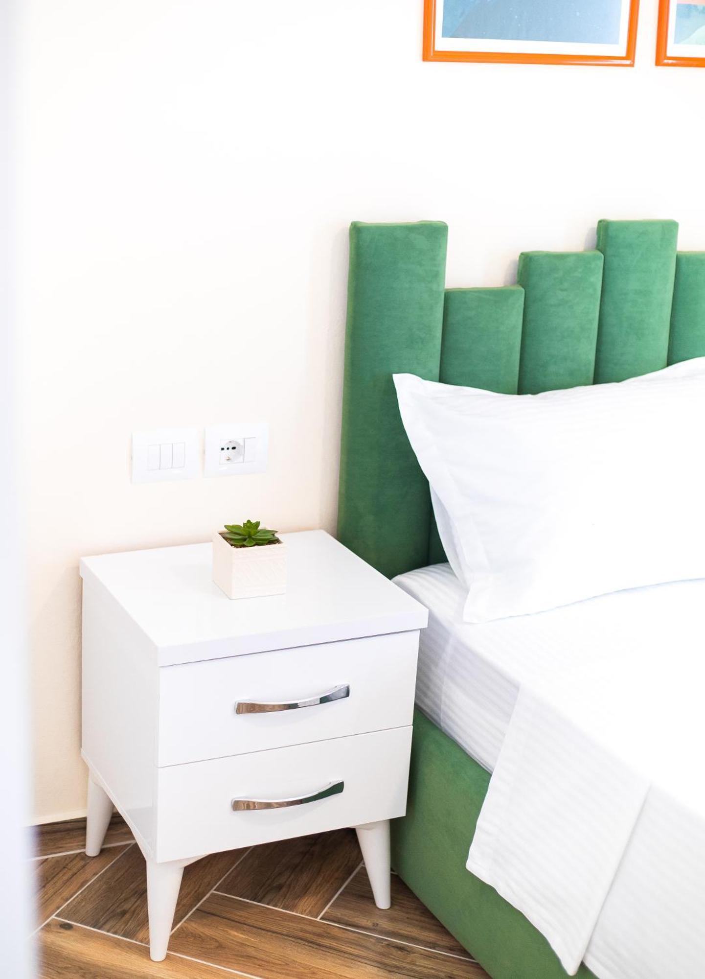 Apartment Captain's *