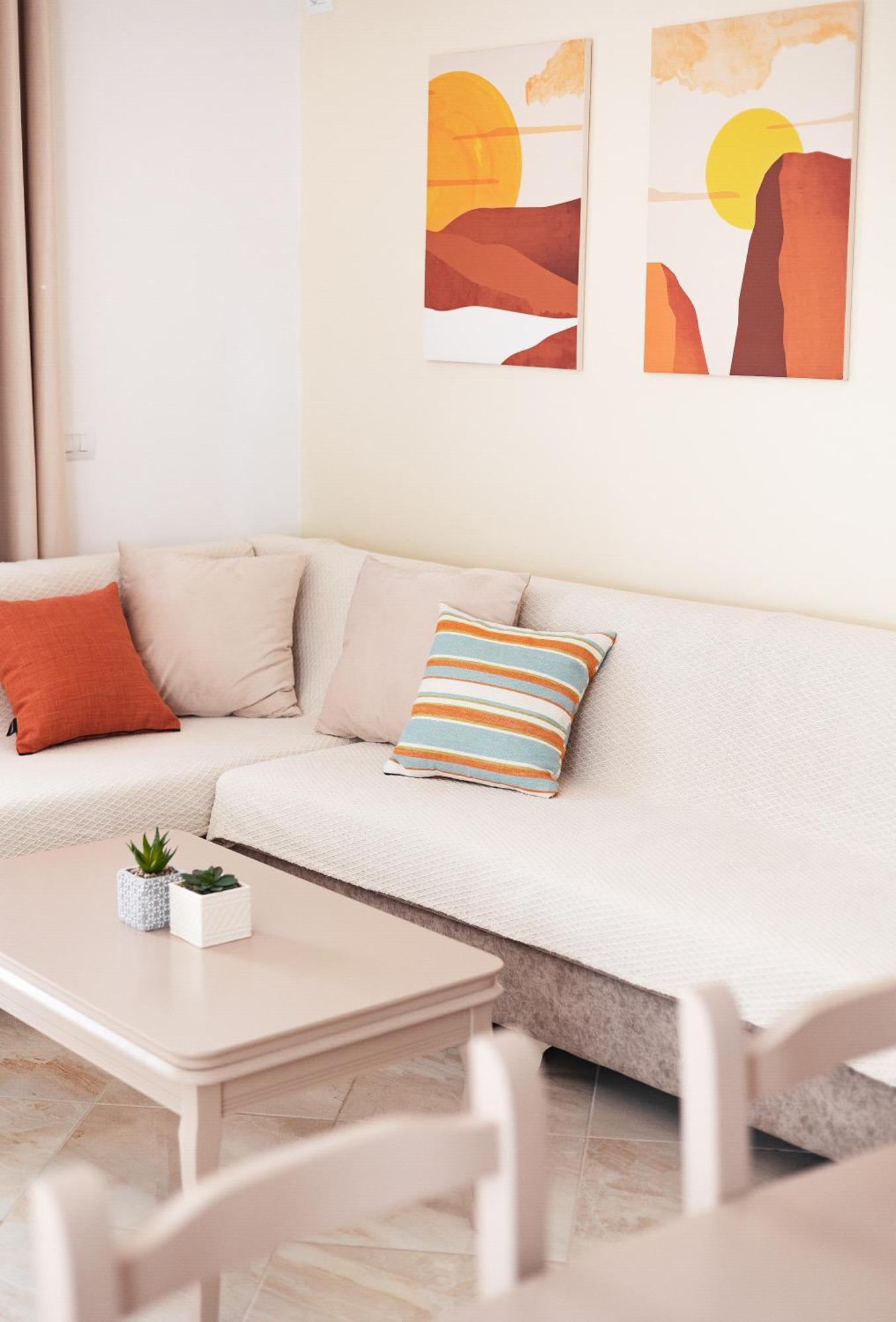 Apartment Captain's *
